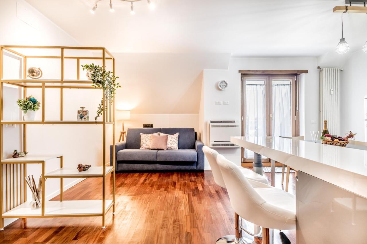 Bbhome Penthouse Bright And Elegant Metro Conca D'Oro ローマ エクステリア 写真