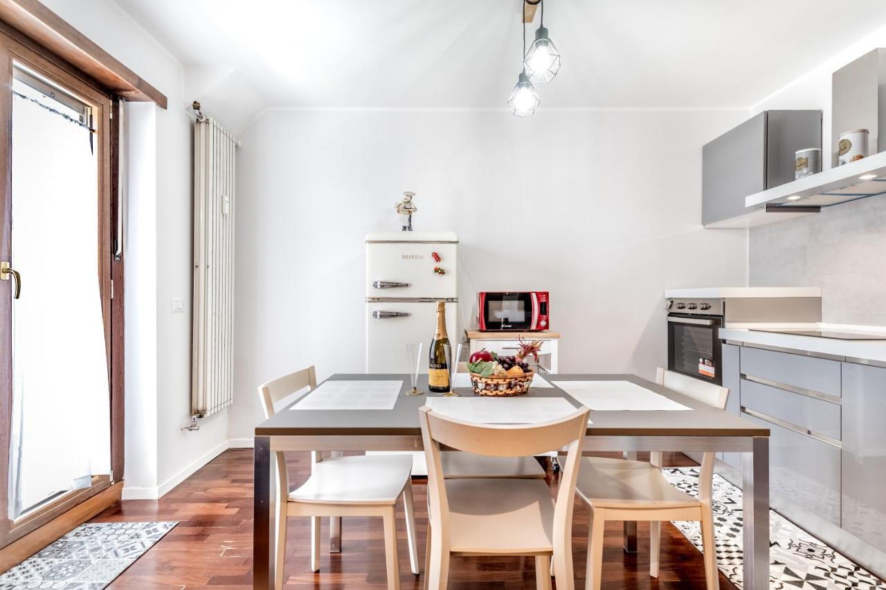 Bbhome Penthouse Bright And Elegant Metro Conca D'Oro ローマ エクステリア 写真