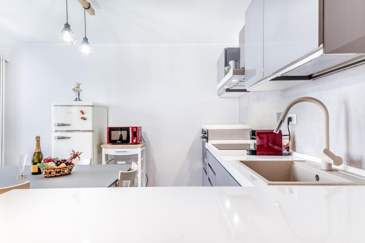 Bbhome Penthouse Bright And Elegant Metro Conca D'Oro ローマ エクステリア 写真